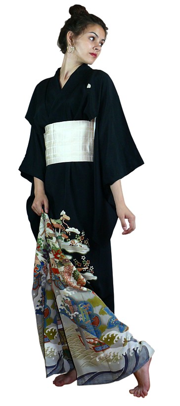 шелковое старинное кимоно с ручной росписью