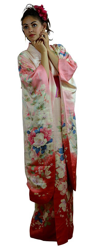 японское шелковое праздничное кимоно