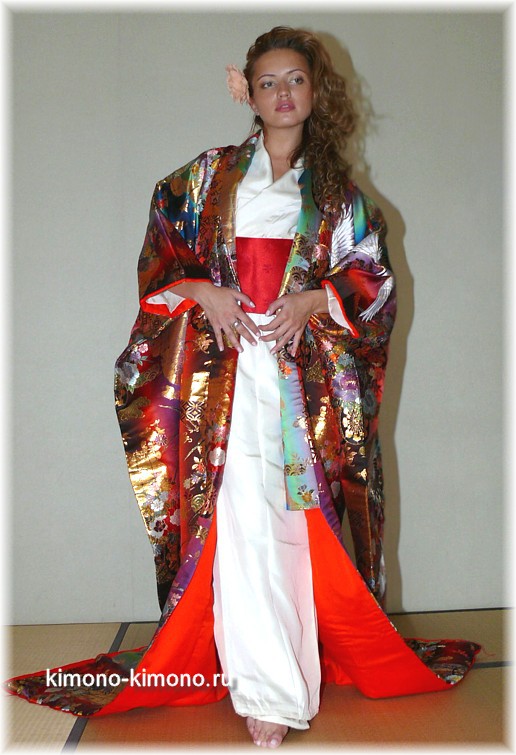японское традиционное кимоно-накидка