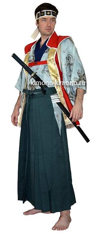 японская традиционная одежда: хакама, кимоно, пояс-оби, куртка дзимбаори