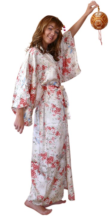 кимоно шелковое светло-кремовое. Япония